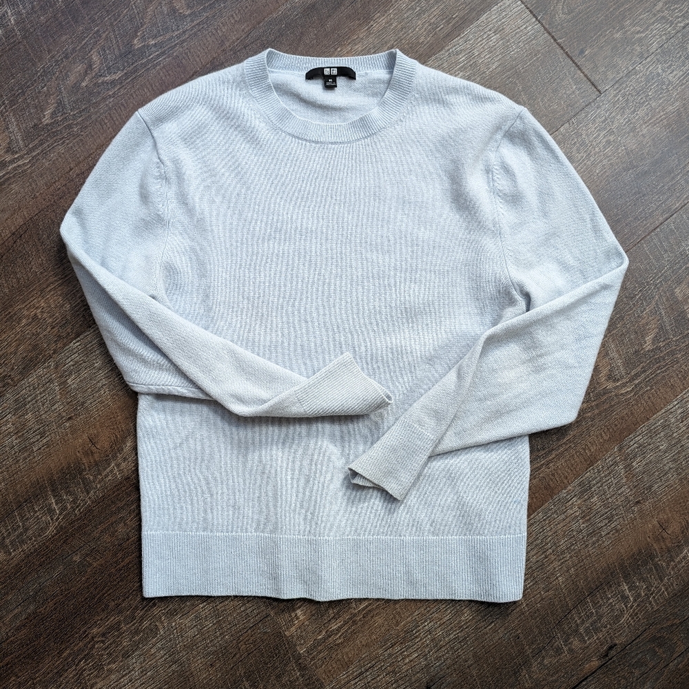 Uniqlo 100 percent cashmere pale blue sweater women's xs
